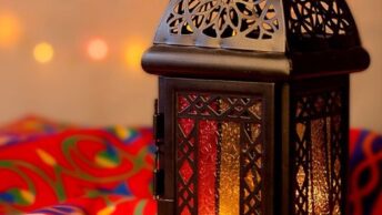 7 simple ways to support Muslims in Ramadan.